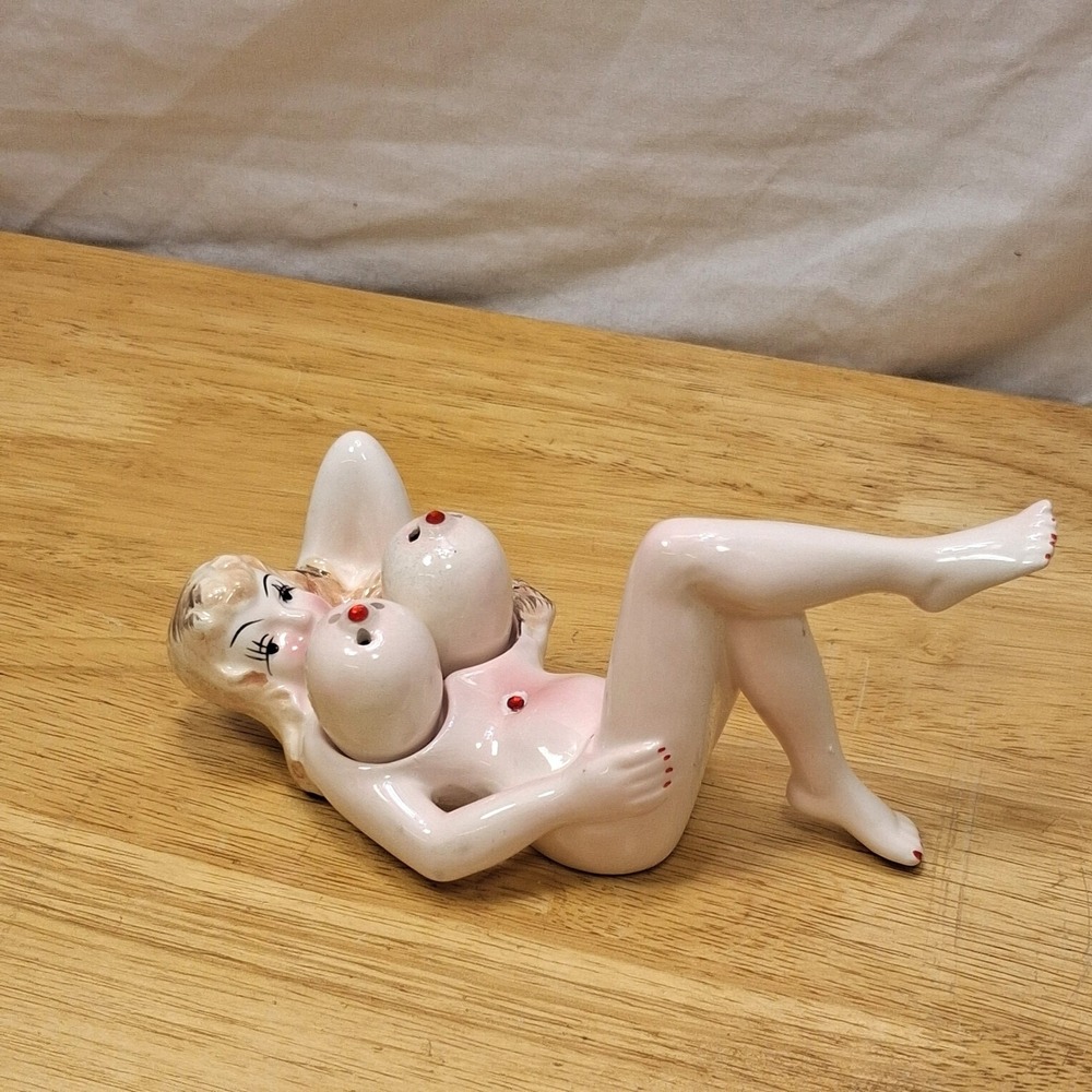 Unbranded Salt and Pepper Shakers Adult Naughty Pinup Girl Novelty